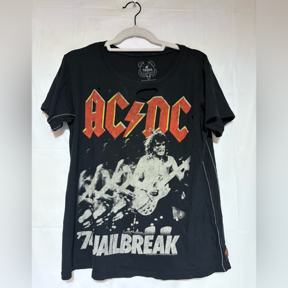 AC/DC Black Graphic T-Shirt Trunk brand sz small